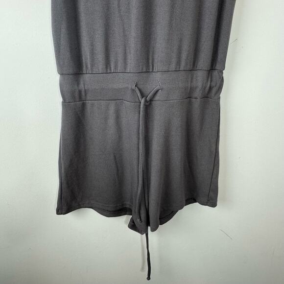 Lovers and Friend Gray Easy Breezy Waffle Knit Romper NWOT Size Small - Picture 5 of 10